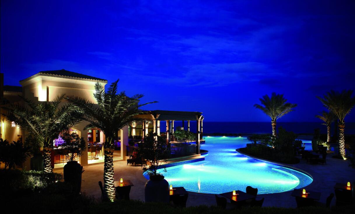 Goleuadau stribed dan arweiniad pwll nofio